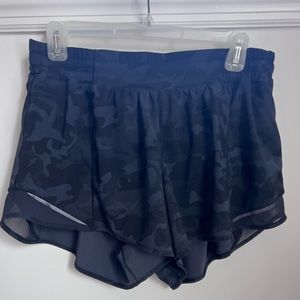 Like New Lululemon Hotty Hot 4” Shorts Size 12 Lined Tall Camo